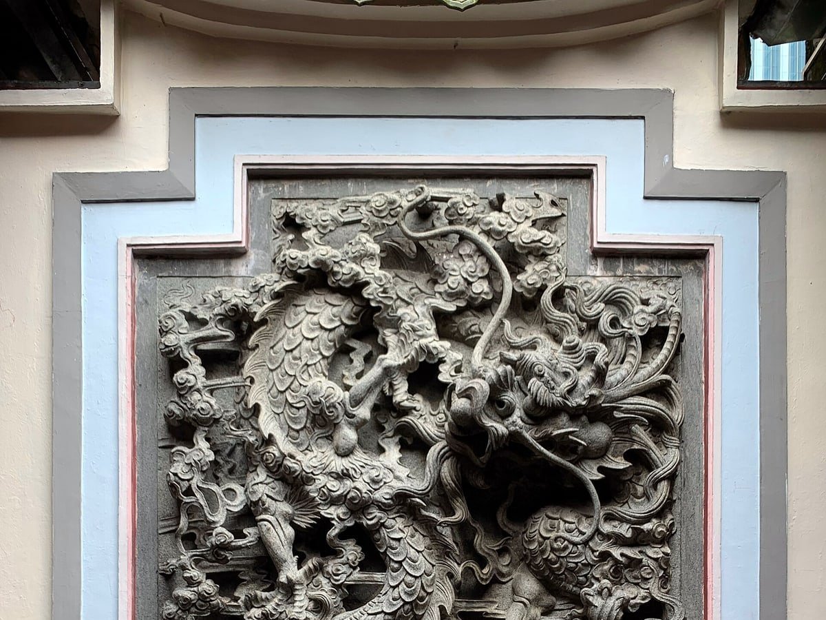 Carved dragon detail at Johor Bahru Old Chinese Temple